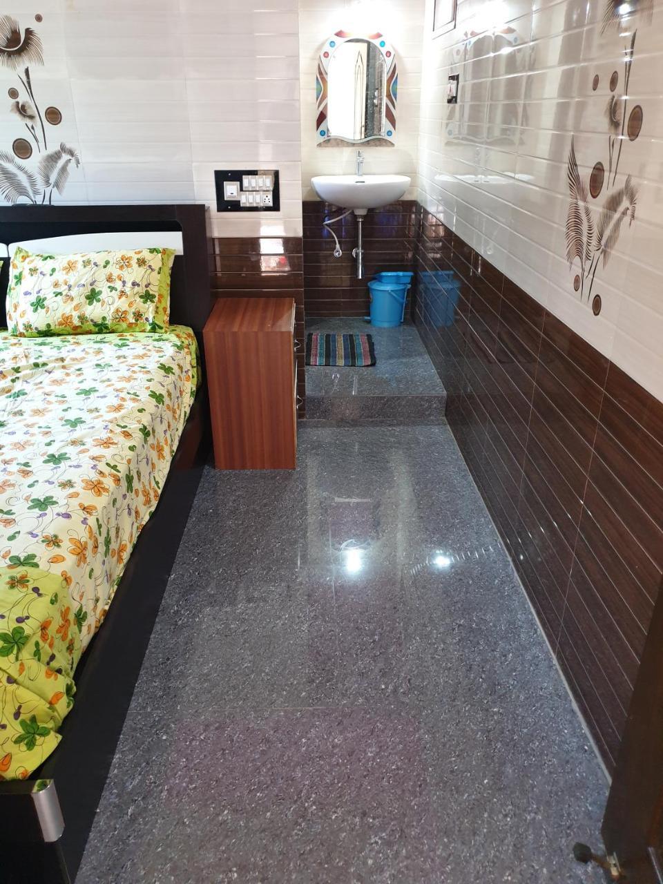 Rks Homestay Hampi Bagian luar foto